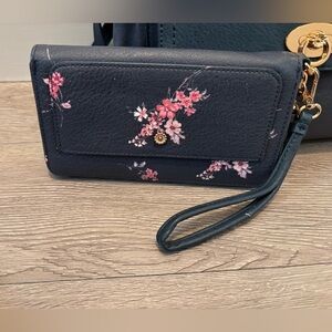 LC Lauren Conrad Wristlet